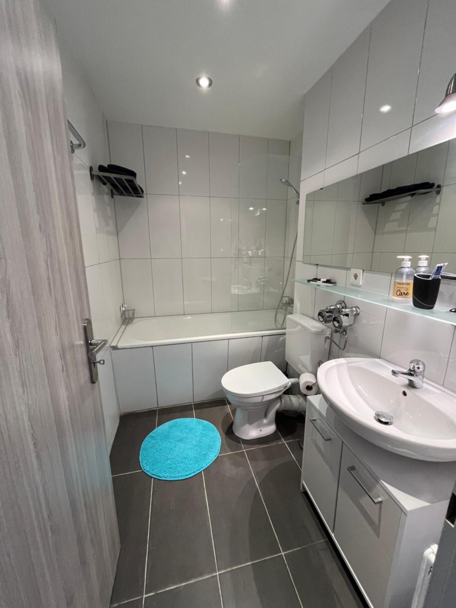Balance Apartment Duesseldorf - Neuss With Parking Bagian luar foto